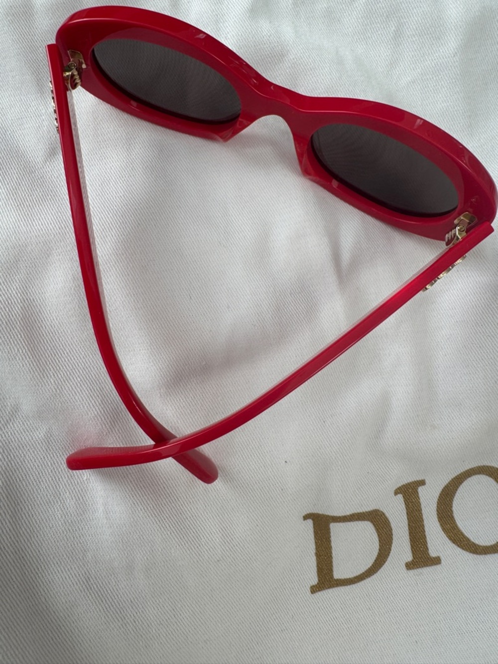 Celine Triomphe Oval Sunglasses in Red with Gold Logo - Picture 5 of 10